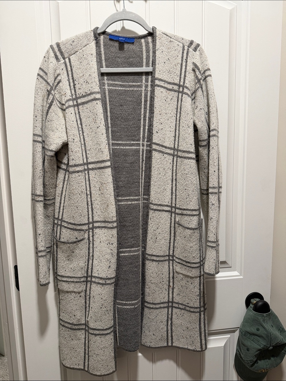Apt. 9 Cream & Gray Plaid Open-Front Longline Cardigan